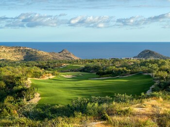 3 albercas al aire libre y camas balinesas (con cargo) 