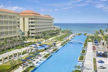 3 bars/lounges, poolside bar, beach bar