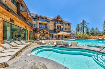 Room, 2 Bedrooms, Mountain View (Residence) | Terrace/patio