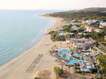 Indoor pool, 3 outdoor pools, sun loungers