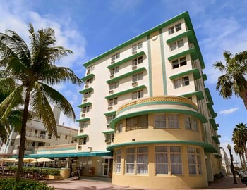 Verdunkelungsvorhänge, Bügeleisen/Bügelbrett, Bettwäsche