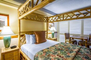 Alberca al aire libre y camas balinesas gratuitas 