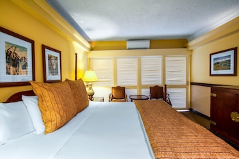 Outdoor pool, free cabanas