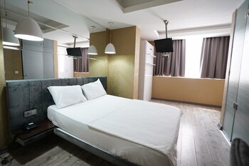 In-room safe, desk, laptop workspace, soundproofing