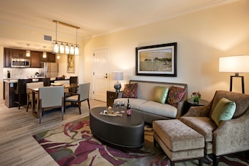 Couples treatment rooms, sauna, hot tub, steam room, body treatments