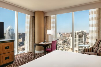 Sauna, tina de hidromasaje y baño de vapor