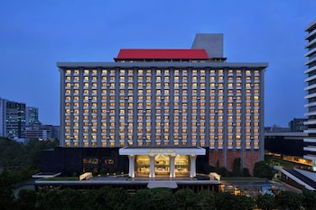 2 개의 레스토랑, 아침 식사, 점심 식사, 저녁 식사 제공(현지 및 세계 요리)