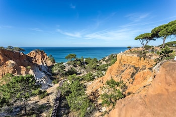 13 restauranter, frokost, lunsj og middag serveres, middelhavsretter