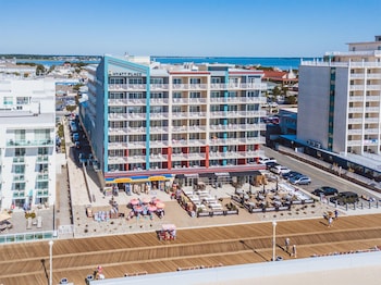 Indoor pool, seasonal outdoor pool, pool umbrellas, sun loungers