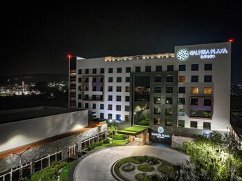 Sauna, steam room, body treatments, hydrotherapy, aromatherapy