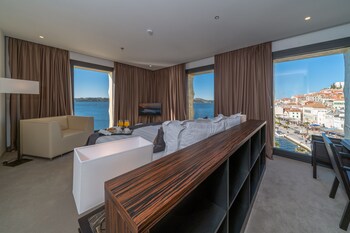 Junior Suite, Sea View | Hypo-allergenic bedding, minibar, in-room safe, desk