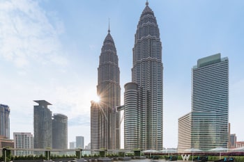 Outdoor pool, open 7:00 AM to 7:00 PM, free cabanas, pool umbrellas