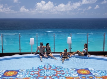 Premium bedding, free minibar items, in-room safe, desk