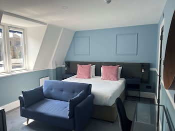 Single room shared bathroom