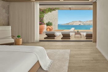 Suite, 1 Bedroom, Sea View | Premium bedding, down comforters, Tempur-Pedic beds, minibar