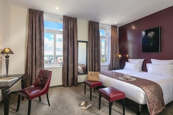 Premium bedding, in-room safe, desk, soundproofing