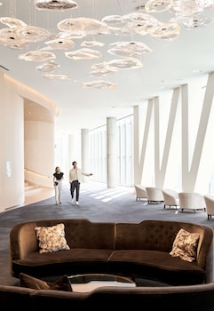 2 bars/lounges, lobby lounge, rooftop bar