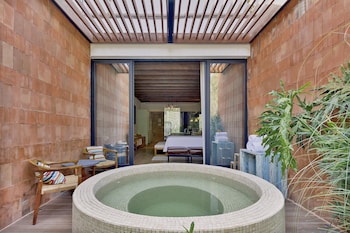 Piscine extérieure, cabanas gratuites, parasols