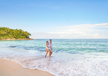 Tratamientos corporales y masajes con piedras calientes 