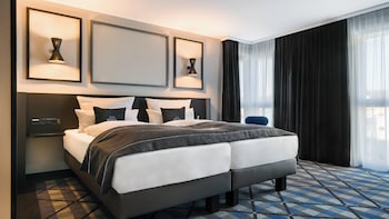 Daily buffet breakfast (EUR 19.00 per person)