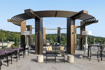 Breakfast, lunch and dinner served