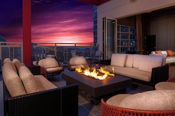 2 restoran, melayani sarapan