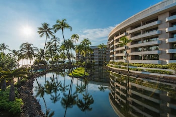 3 outdoor pools, sun loungers