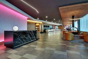 Premium bedding, in-room safe, individually decorated