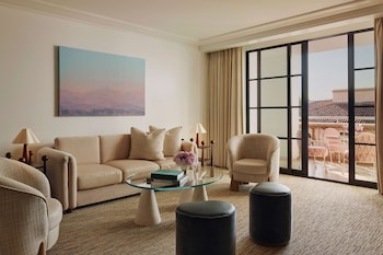 室外游泳池，收  费帐篷屋，池畔遮阳伞