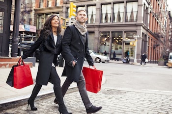 S'hi serveixen esmorzars, dinars i sopars