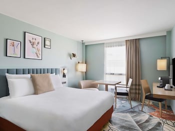 Suite, 1 King Bed with Sofa bed, Terrace | Premium bedding, minibar, in-room safe, desk