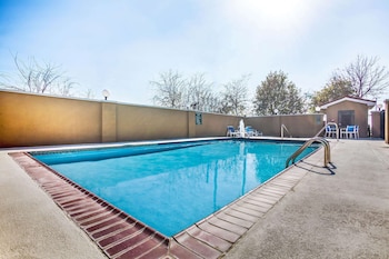 Free daily on-the-go breakfast