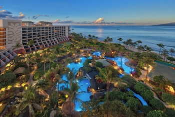 3 outdoor pools, pool cabanas (surcharge), pool loungers