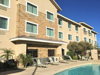 Suite, 1 cama King size y sofá cama, para no fumadores | Ropa de cama de alta calidad y espacio para trabajar con laptop 