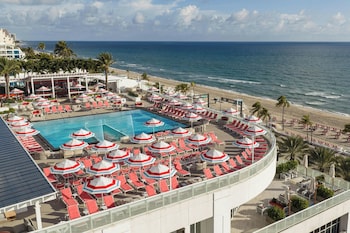 Hochwertige Bettwaren, Daunenbettdecken, Minibar, Zimmersafe