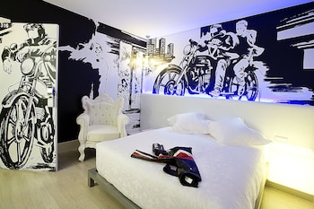 Café da manhã, almoço e jantar; culinária mediterrânea 