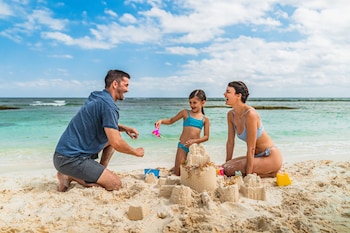 Sur la plage, sable blanc, service de navette pour la plage (gratuit)