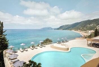 Indoor pool, 2 outdoor pools, pool umbrellas, sun loungers