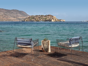 Indoor pool, 4 outdoor pools, pool umbrellas