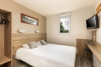 Daily buffet breakfast (EUR 10 per person)