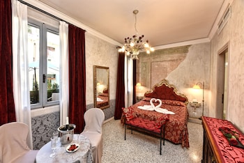 Daily continental breakfast (EUR 20 per person)