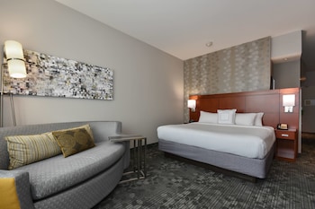 Breakfast and dinner served, American cuisine