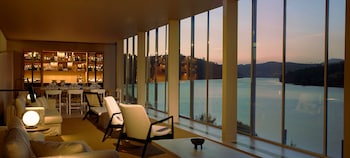 Suite, piscine privée (Collection) | Minibar, coffre-fort, bureau, système d’insonorisation