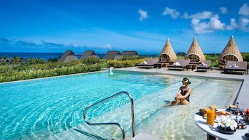 3 outdoor pools, open 7:00 AM to 6:00 PM, free cabanas, pool umbrellas