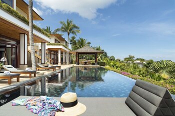 6 Bedroom Pool Villa | Premium bedding, pillowtop beds, minibar, in-room safe