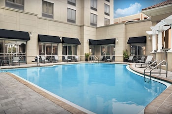 Daily cooked-to-order breakfast for a fee