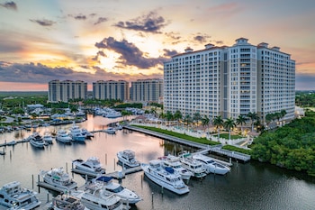 Suite, 2 chambres, vue sur la marina | Draps en coton égyptien, literie de qualité