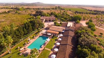 Indoor pool, outdoor pool, sun loungers