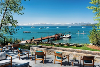3 restaurants, breakfast, lunch, dinner served; Californian cuisine 