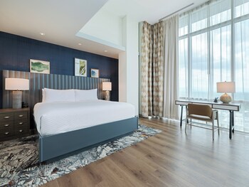 Suite, 2 Bedrooms | Hypo-allergenic bedding, in-room safe, desk, laptop workspace